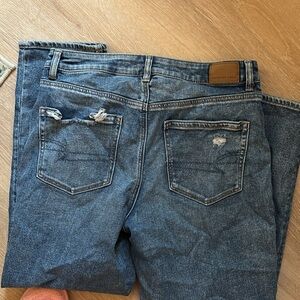 AE Stretch Mom Jeans size 8 R